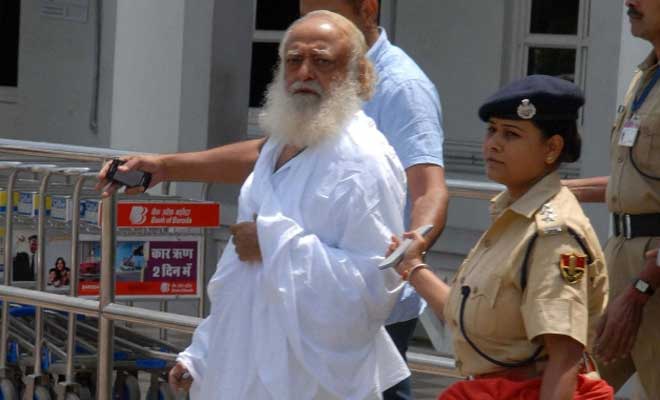 आसाराम बापूंचा तुरुंगातच मुक्काम, उच्च न्यायालयाने जामीन नाकारला आसाराम बापूंचा तुरुंगातच मुक्काम, उच्च न्यायालयाने जामीन नाकारला