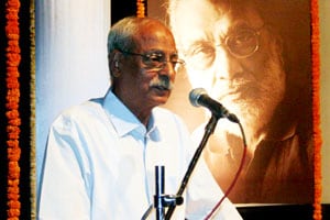 मराठी माणूस नाटय़वेडा हे विधानच बेगडी – महेश एलकुंचवार