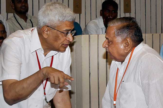 २०१४ च्या निवडणुकीनंतर तिस-या आघाडीची स्थापना – मुलायमसिंग यादव