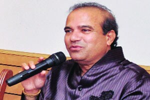 संगीत क्षेत्रातील वातावरण निरोगी नाही- सुरेश वाडकर