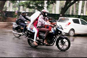 अवकाळी पावसाची जतमध्ये हजेरी