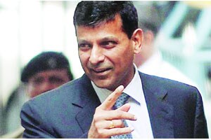 गव्हर्नर राजन यांच्याकडून तिसऱ्यांदा पाव टक्के व्याजदरवाढ अपरिहार्य