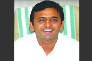 अधिकाऱ्यांनी शब्द जपून वापरावेत