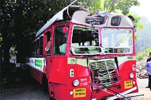 बेस्ट अपघातात ६ कर्मचारी जखमी