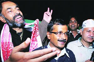 जंतरमंतरवर अण्णा-केजरीवाल ‘आमने-सामने’