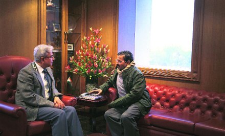 दिल्लीकरांना केजरीवाल यांची नववर्ष भेट; वीजदरात ५० टक्क्यांनी कपात