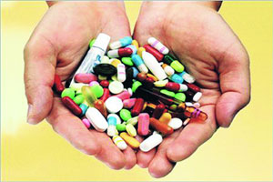 ‘ब्रँडेड’ औषधांसह जेनेरिक औषधांच्याही छापील किमती कमी करा- डॉ. अभिजित वैद्य