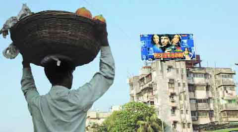 इमारतींवरील जाहीरातींतून मिळणाऱया कमाईत आता महापालिकेचाही हिस्सा?