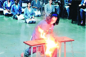 प्रशिक्षणातून विद्यार्थिनींना स्वसंरक्षणाचा धडा