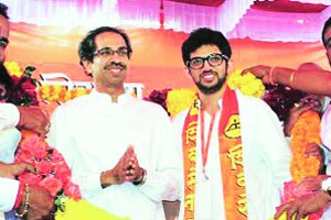 ‘तंत्रज्ञानाचा वापर करण्यास शिका’- उद्धव ठाकरे