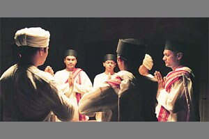 प्रामाणिक स्तुत्य प्रयत्न तरीही..