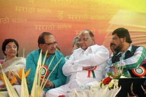 साहित्य, समाज आणि साहेब