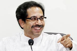 ‘रिपाइं’आधी मनसेच तिसरा भिडू?