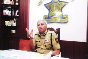 पोलिसांवरील राजकीय दबाव सहन करणार नाही