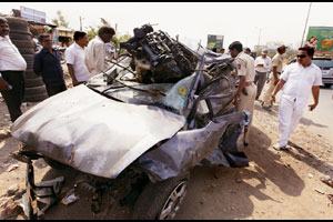 ‘बीएमसीसी’तील विद्यार्थ्यांच्या मोटारीच्या अपघातात एक ठार