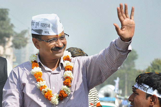 डंडो से नही डरे, तो अंडो से क्या डरेंगे – केजरीवाल