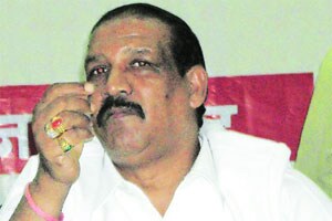 निवडणुकीच्या तोंडावर ‘नकोसे’ गावित ‘आपलेसे’