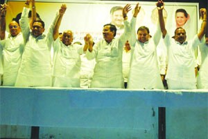 अंतुले एकाकी पडले..