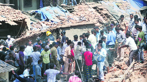 इमारतींना धोका सल्लागारांचा?