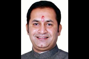 राजळे यांनी घेतली हजारेंची भेट