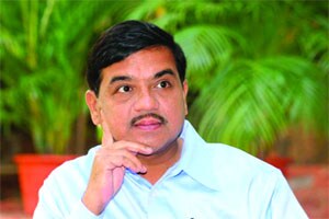 बीड जिल्हा बँक मुंडे यांनीच बुडवली- आर. आर. पाटील