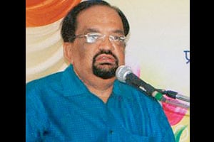 चाकोरीबद्ध शिक्षणामुळे भावी पिढय़ांचे नुकसान – जेवळीकर