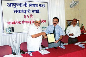 राज्यात गुटखा बंदी, पण शेजारील राज्यातून आयात – महेश झगडे