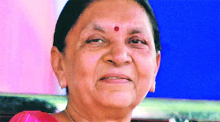 आनंदीबेन पटेल गुजरातच्या पहिल्या महिला मुख्यमंत्री
