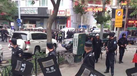 चीन : दहशतवादी हल्ल्यांत ३२ ठार