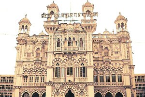 कार्यक्षम अधिकारी, अकार्यक्षम सत्ताधारी