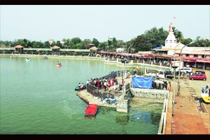 नौकानयन ठेकेदाराची पालिकेकडून पाठराखण