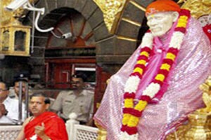 गुरुपौर्णिमा उत्सवाने शिर्डी दुमदुमली