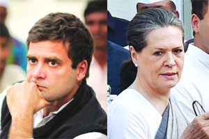 सोनिया, राहुल यांचा राजीनामा एकमताने नामंजूर