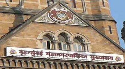 पालिकेने आधी स्वत:चे रस्ते सांभाळावेत