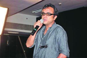 ‘तितली’ चालली ‘कान’ला!