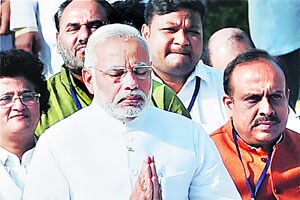 मोदींचे महाराष्ट्राला झुकते माप