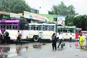 िहगोली बसस्थानकामध्ये तासभर हाणामारी; वाहतूक खोळंबली