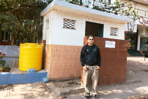संस्था, उद्योजक, बांधकाम व्यावसायिकांच्या मदतीने गर्दीच्या ठिकाणी स्वच्छतागृहे उभारणार