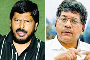 दलितांवरील अत्याचारांमुळे संतापाची लाट