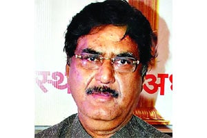 अभ्यासू लोकनेते..