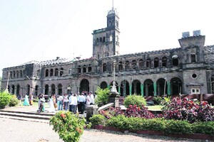 पुणे विद्यापीठाकडे मिळकत कर, बांधकाम शुल्काची ४२ कोटींची बाकी