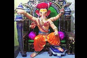 यंदा खंडेरायाच्या वेशातील बाप्पा