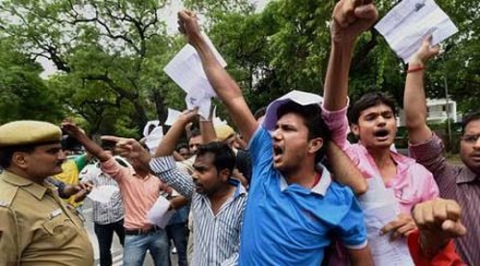 यूपीएससी परीक्षार्थ्यांचा प्रश्न आठवडाभरात सोडवू- राजनाथ सिंह