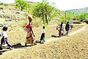 पावसाळा विशेष : कुठून द्यावी पावसाची प्रसन्न कविता?
