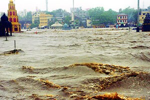 त्रेधातिरपीट