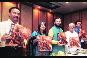 मेणाच्या नळकांडय़ांतील सोनेरी भूतकाळ पुन्हा वर्तमानात!