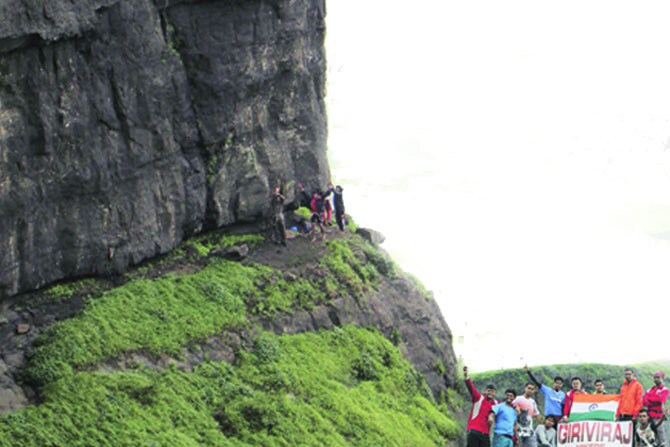 नानाच्या अंगठ्यावर