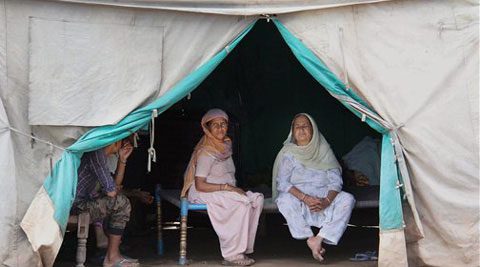मुसळधार पावसामुळे काश्मीरमध्ये मदतकार्यात अडथळे