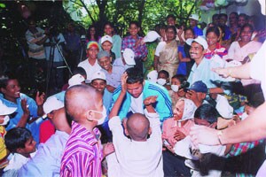 सर्वकार्येशु सर्वदा : आयुष्याला आकार देणारे हात