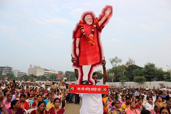 मोदींच्या सभेत सेना काळे झेंडे दाखवणार